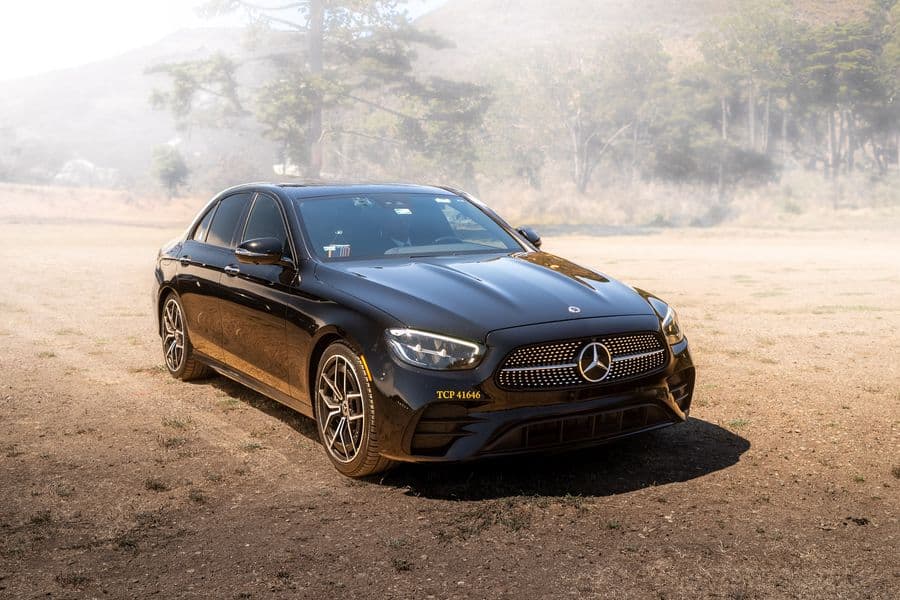 Business class sedan (Mercedes-Benz E-Class)